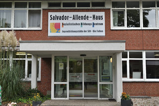 [Photo] Salvador-Allende-Haus